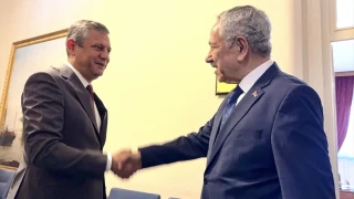 CHP lieri �zg�r �zel, B�lent Ar�n� ile g�r��t�