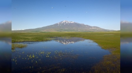 Cil Gölü'nün havadan görüntüsü hayran bırakıyor