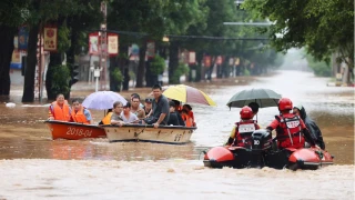 �in ve Vietnam'� Narra Tayfunu vurdu: 1 �l�, 54 bin tahliye