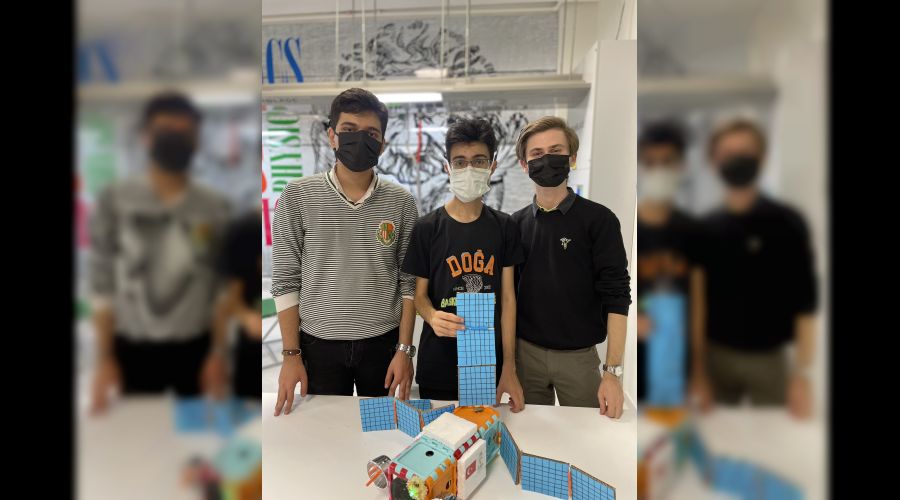 �in'den T�rk ��rencilere �d�l