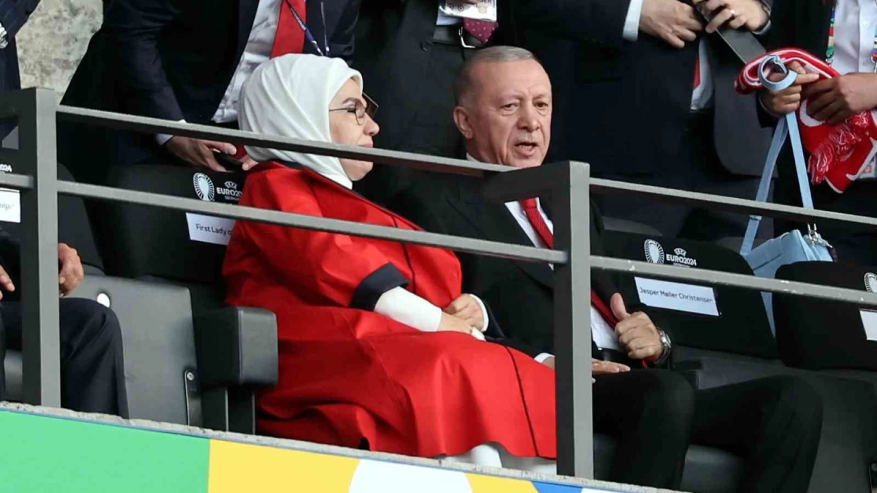 Cumhurbaşkanı Recep Tayyip Erdoğan, Türkiye - Hollanda maçını izledi