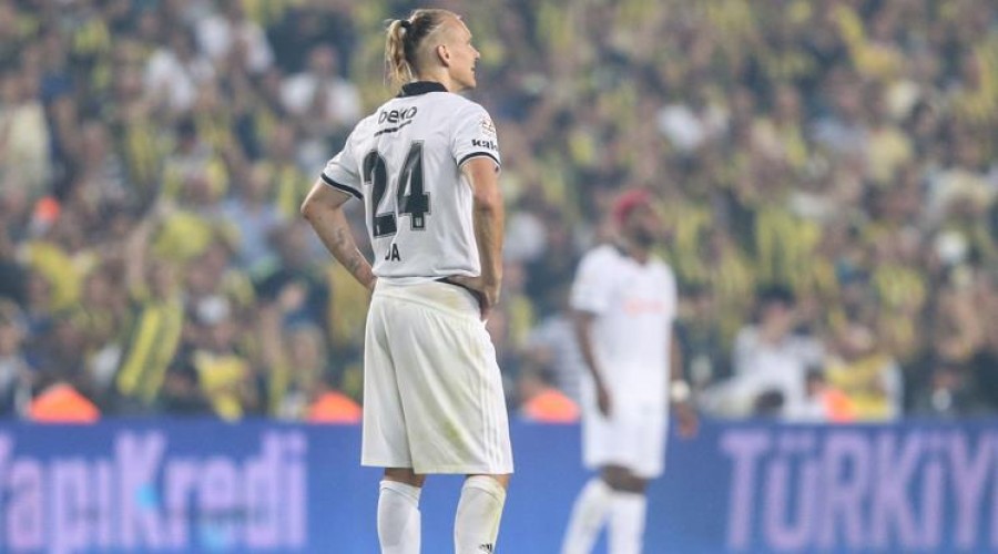 Deplasmanda 21 puan b�rakt�