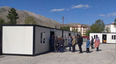 Deprem bölgesinde seçim