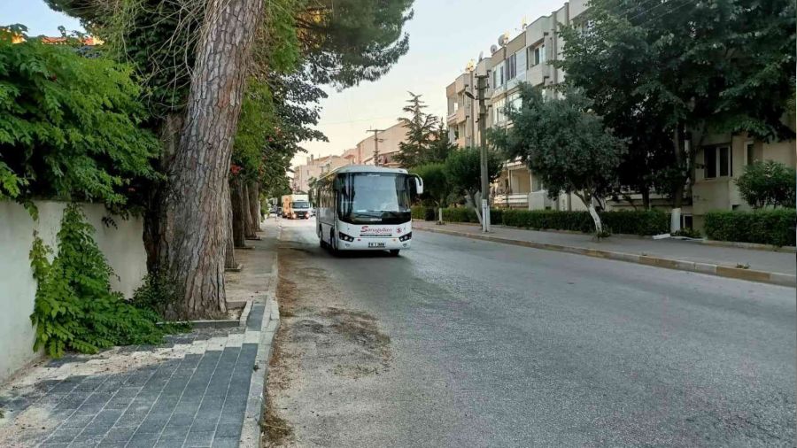 Depremin merkez üssü Gönen'de vatandaşlar tedirgin