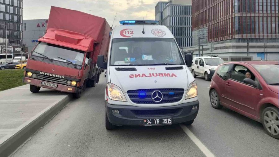 Direksiyon ba��nda kalp krizi ge�irdi