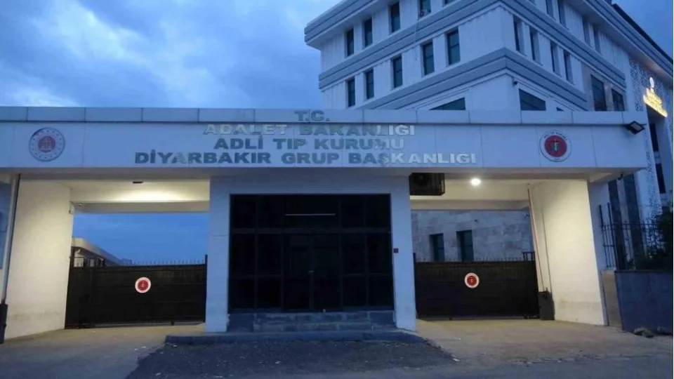 Diyarbak�r'da akraba aileler aras�nda kavga: 1 �l�, 3 yaral�