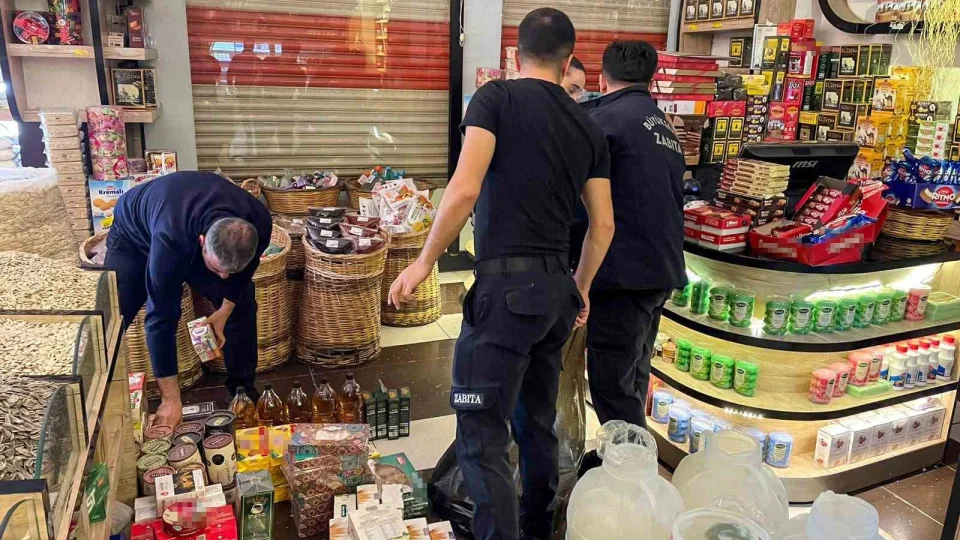 Diyarbak�r'da tarihi ge�mi� �r�nlere el konuldu