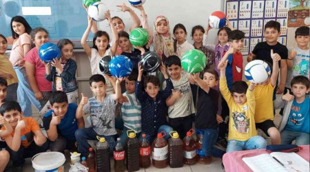 Diyarbakırlı öğrenciler atık yağları okula götürdü, topu kaptı
