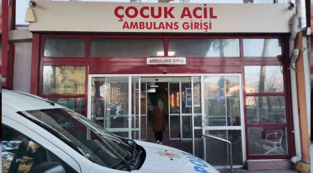 Doktora yumruk attı, ardından bıçak çekti