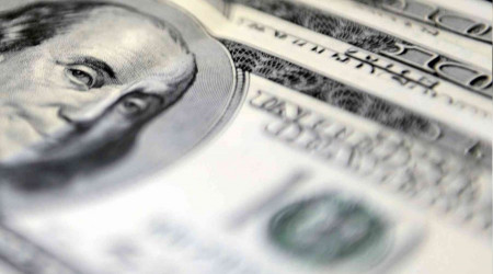 Dolar rekor kra kra ilerliyor