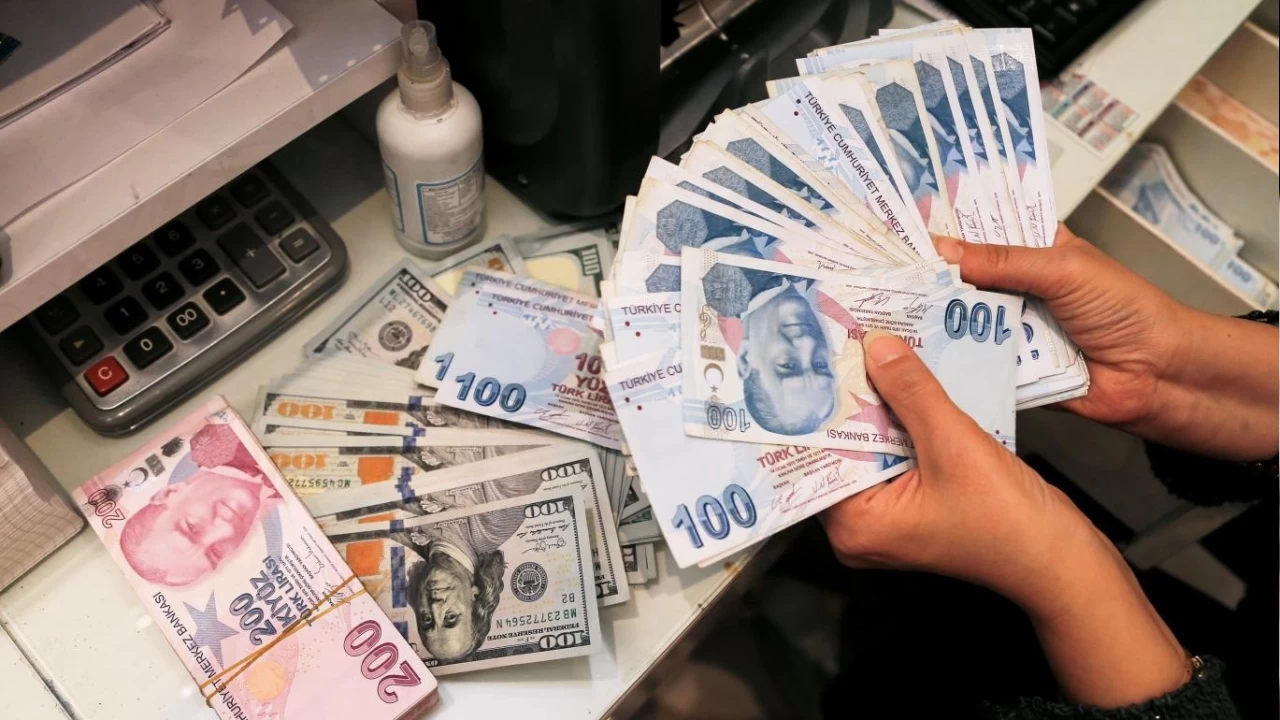 Dolar/TL 32.56 seviyesinden işlem görüyor