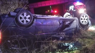 Dur ihtarına uymayan araç devrildi