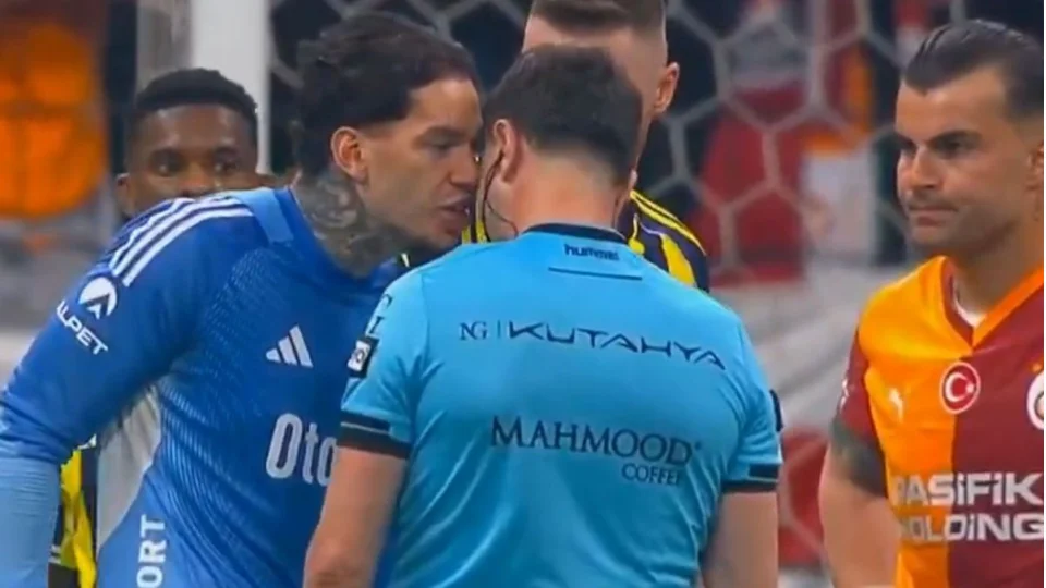Ederson sezonu kapatt�