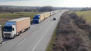 Edirne Hamzabeyli'de 35 kilometrelik tır kuyruğu