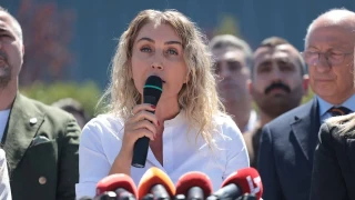 “Ekrem Bey savunma yapmıyor, bir manifesto yayınlıyor”