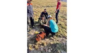 Erciyes'te 3 bin 350 metre ykseklikte mahsur kalan dac kurtarld