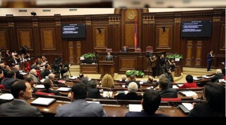 Ermenistan Meclisi fena karıştı