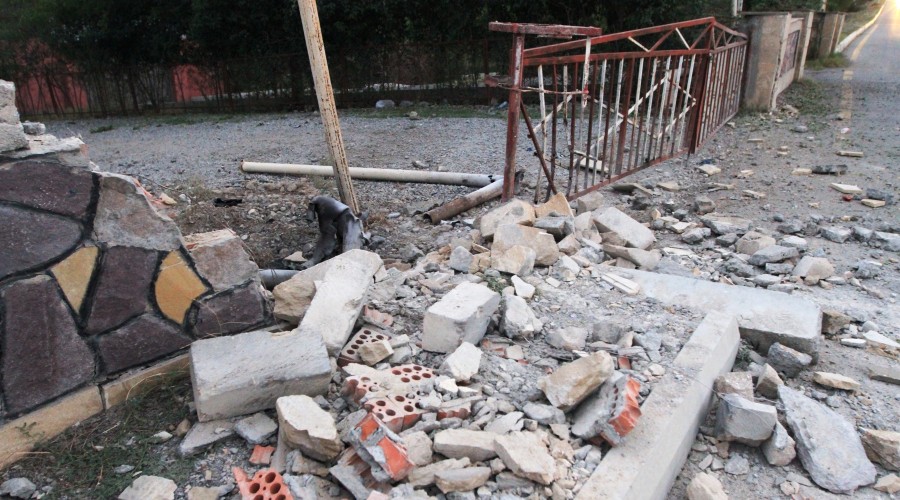 Ermenistan g��leri sivilleri vuruyor