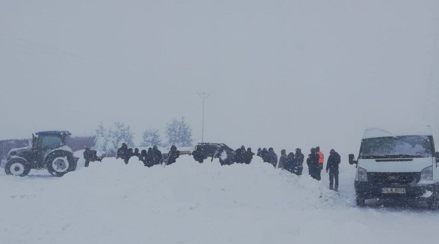 Erzincan'da 189 k�y yolu ula��ma kapand�