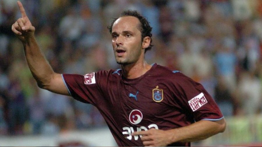 Eski futbolcu acil ameliyata alındı