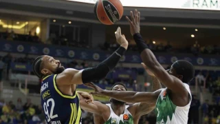 Euroleague'de yenilgiye rağmen Fenerbahçe liderliğini sürdürdü