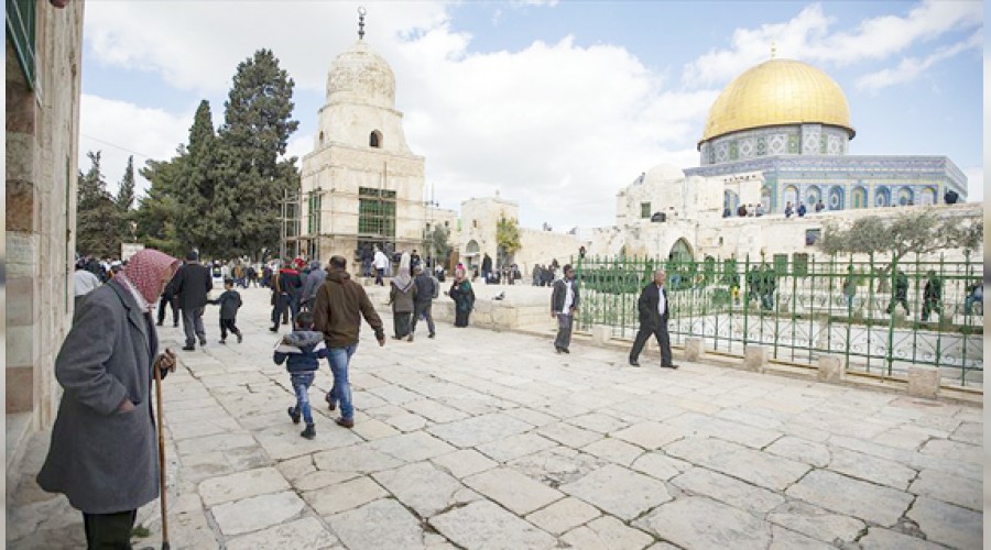 Fanatik Yahudiler Mescid-i Aksa'ya girdi