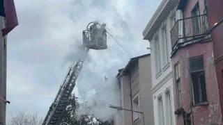 Fatihte 3 katl� binada yang�n ��kt�: 1 �l� 5 yaral�