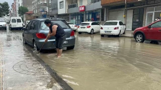 Fatsa'da sağanak: İş yerleri ve evleri su bastı
