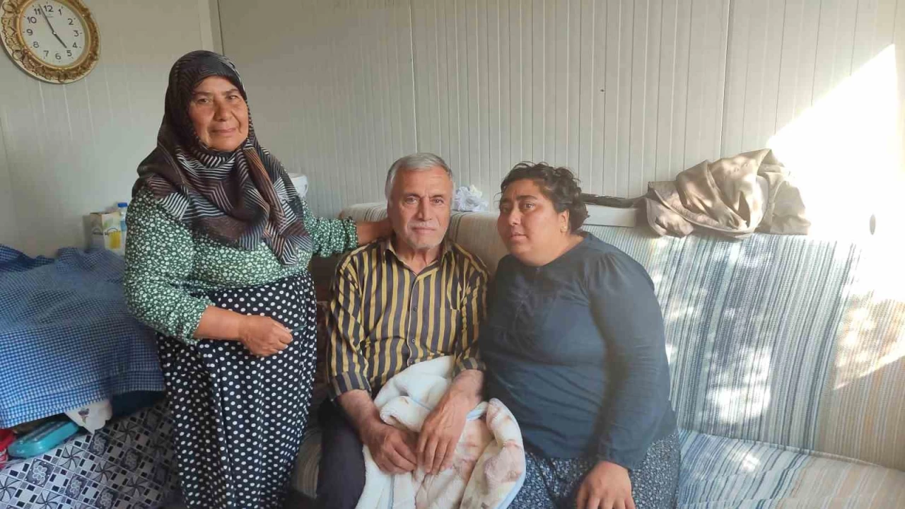 Fedakar kad�n hasta e�ine ve k�z�na bak�yor