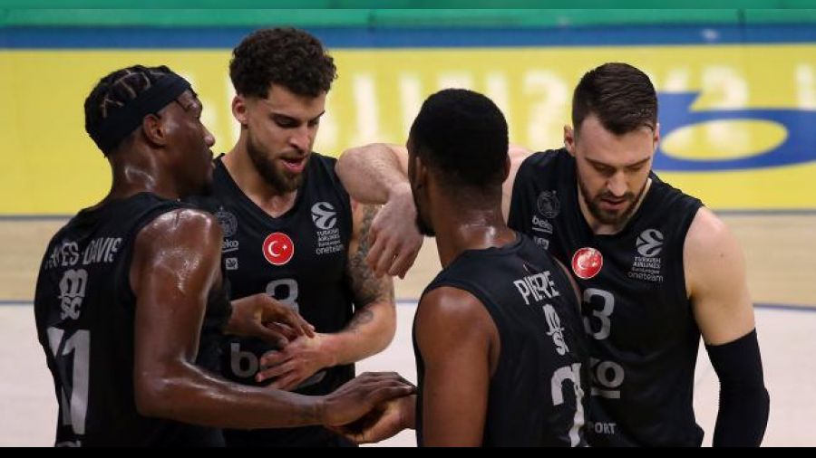 Fenerbahçe farklı kazandı