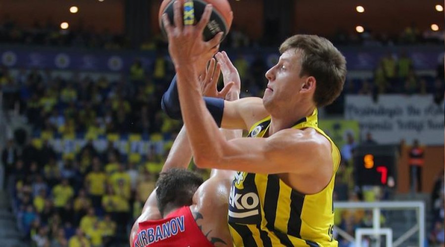 Fenerbahçe zor deplasmanda