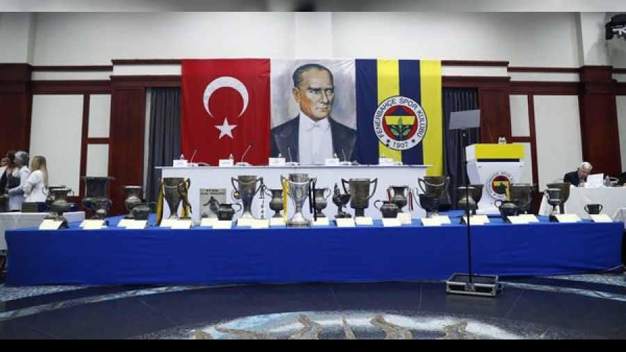 Fenerbahçe'den 28 kupalı gövde gösterisi