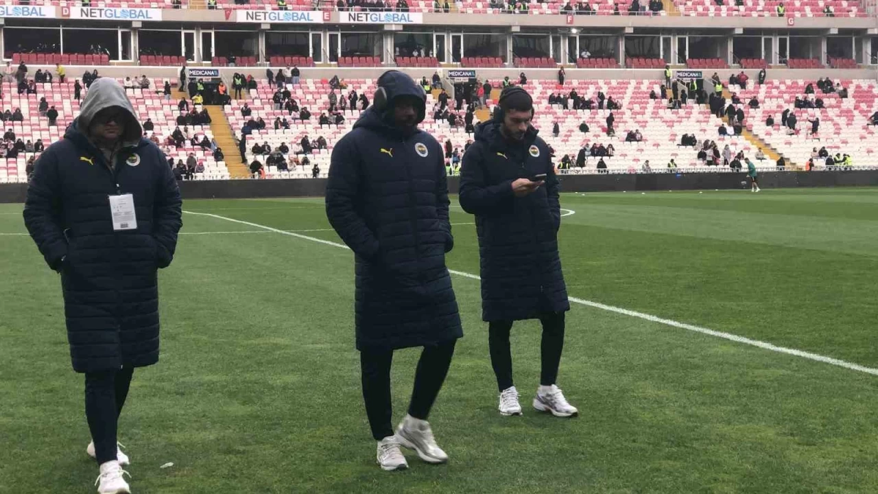 Fenerbah�eli futbolcular ve Jose Mourinho'dan zemin kontrol�