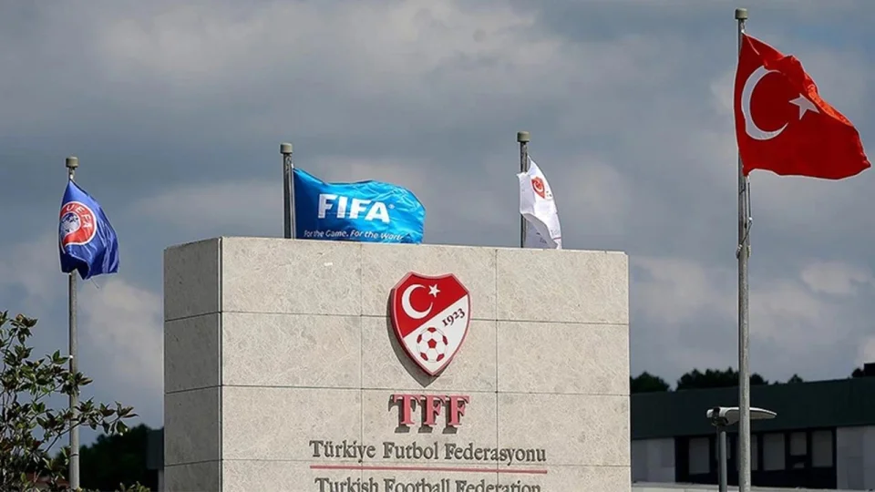 FIFA tehlikesi kap�m�zda! TFF �nlem almazsa i�imiz zor