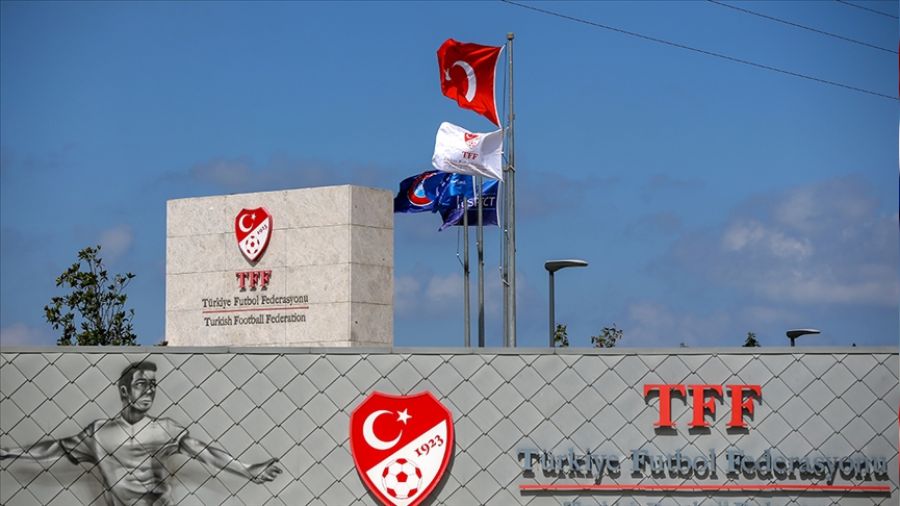 Futbol Federasyonu'na uzun namlulu silahlarla saldırı