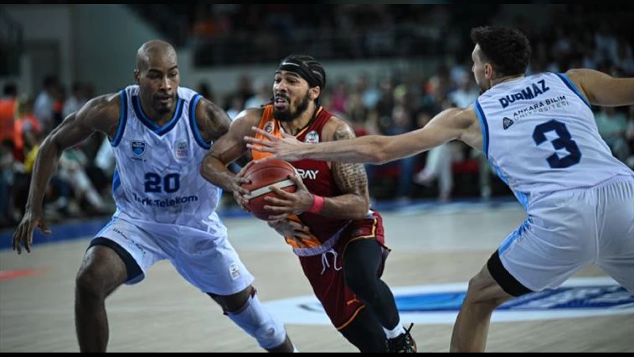Galatasaray 19 say� fark� koruyamad� 