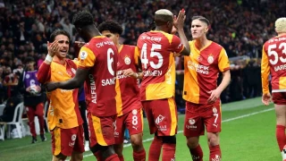 Galatasaray evindeki yenilmezli�ini 32 ma�a ��kard�