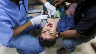 Gazze'nin kuzeyini tamamen insansızlaştırmak isteyen İsrail'in insanları açlıktan ya da göç ederken şeklinde iki ölümden birini seçmeye zorladığı ifade ediliyor