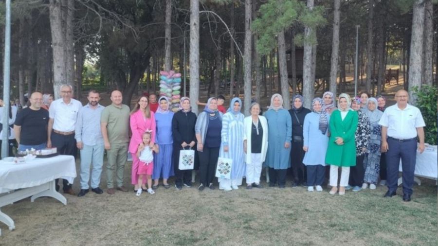 Gediz'de en güzel tarhana pişirme yarışması