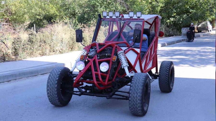 G�ren bir daha d�n�p bak�yor