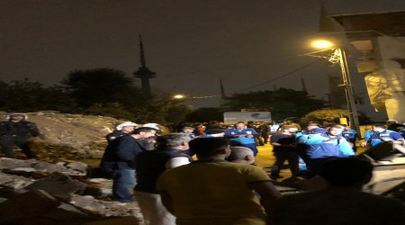 Hafız başkan camiyi yıktı