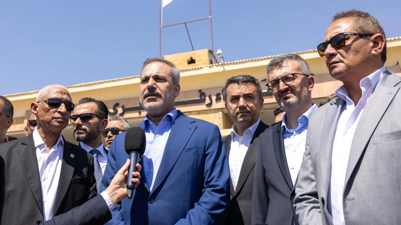 Hakan Fidan Mısır'da El Ariş Limanı ve Refah Sınır Kapısı'nda inceleme yaptı