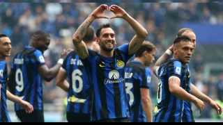 Hakan'dan 4 dakikada 2 gol