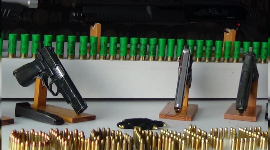 Hal esnaf�n� haraca ba�layan �ete ��kertildi