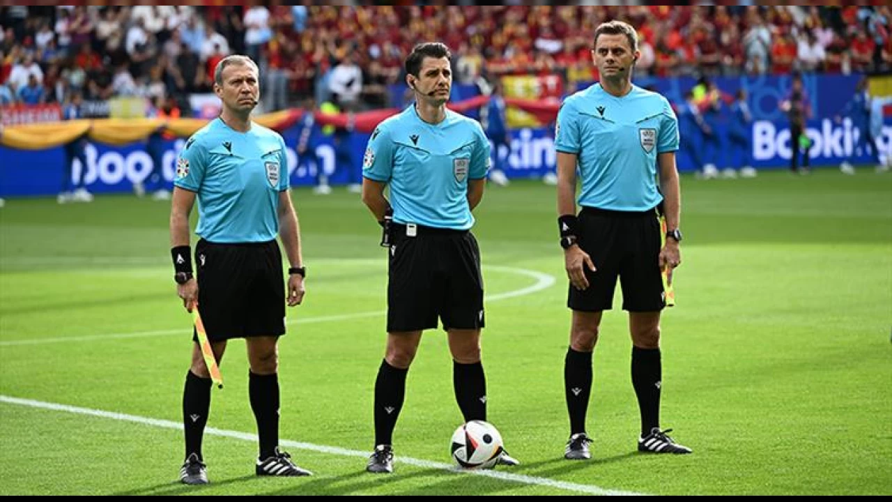 �Halil Umut Meler yar� finalde ma� y�netebilir�