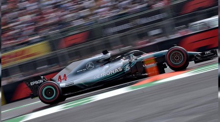 Hamilton, Schumacher'in peşinde