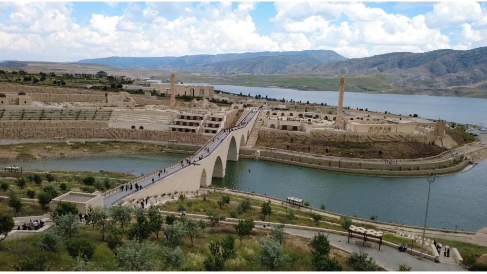 Hasankeyf'in yeni hali bayramda ziyaretçi akınına uğradı