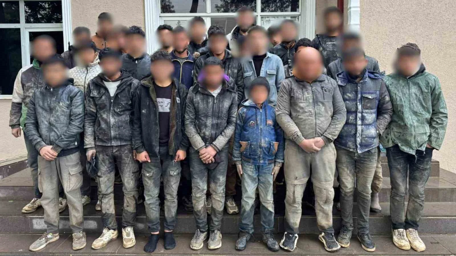 Hatay'da 37 ka�ak g��men yakaland�