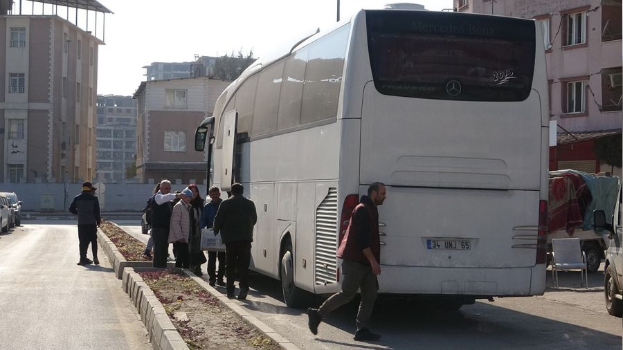 Hatayl�lar �ehri terk ediyor