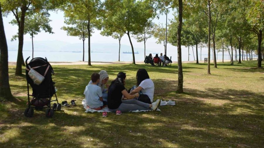 Hava sıcaklığı 35 dereceyi gördü